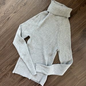 Banana Republic Gray Petite Ribbed Long Sleeve